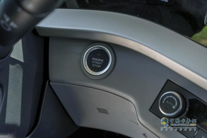 大馬力燃?xì)庵乜üコ锹缘? 東風(fēng)天龍KX王者贏面很大！