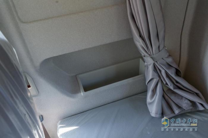 大馬力燃?xì)庵乜üコ锹缘? 東風(fēng)天龍KX王者贏面很大！