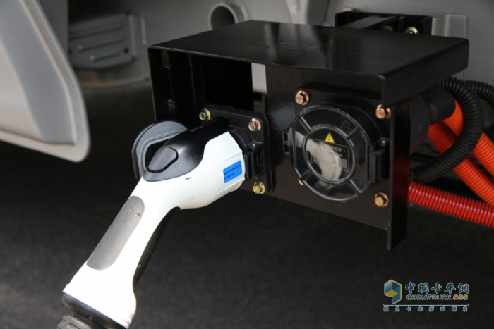 9方純電高端大微卡，新豹T3PLUS EV開啟新能源城配物流新紀(jì)元！