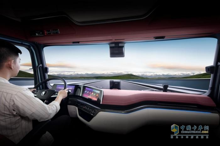 輕松自在的移動之家:歐曼銀河9以非凡空間設計重新定義重卡標準