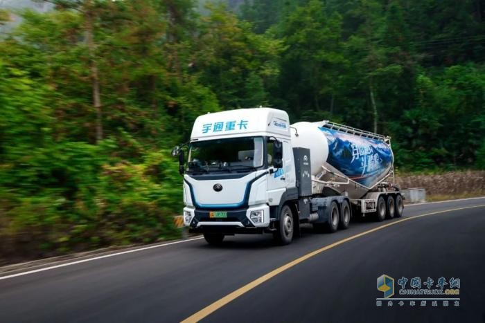 重卡劈彎戰(zhàn)天路！宇通新能源山地性能挑戰(zhàn)完美收官