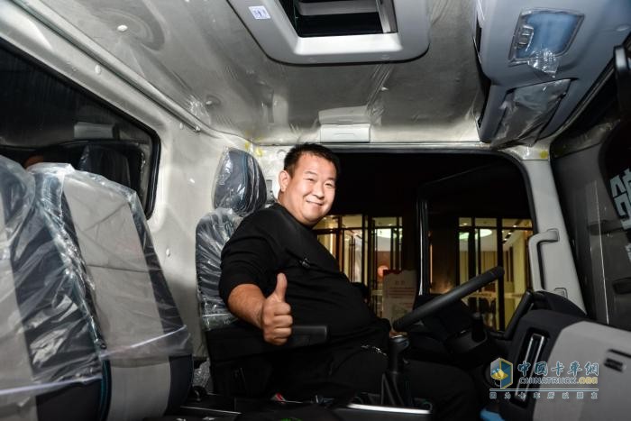 中國(guó)重汽HOWO全新一代悍將PRO天津上市，引領(lǐng)全域全能創(chuàng)富新征程！