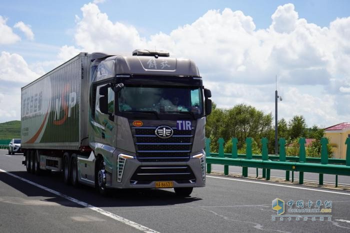 解放白皮書揭開“亞歐之旅”神秘面紗-萬水千山，J7創(chuàng)領版品質(zhì)盡顯