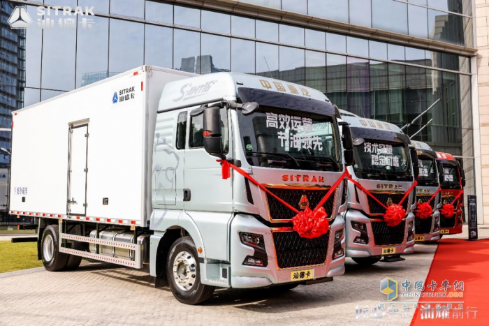 強(qiáng)勢問鼎 誰與爭鋒-中國重汽11月銷量再奪魁！年度桂冠觸手可及！