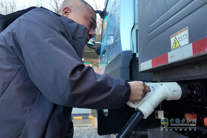 跨省運(yùn)營(yíng)無(wú)壓力，宇通重卡助力煤礦運(yùn)輸新能源轉(zhuǎn)型