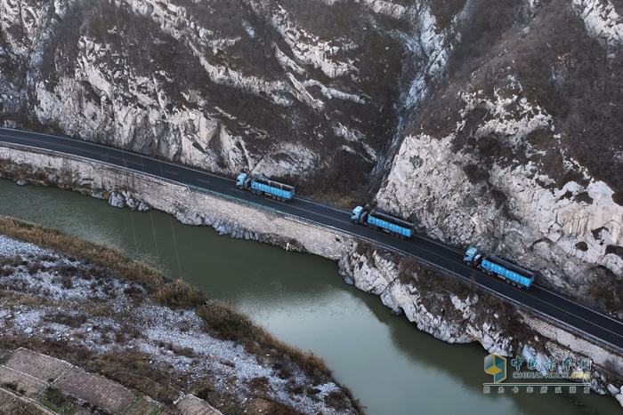 跨省運(yùn)營(yíng)無(wú)壓力，宇通重卡助力煤礦運(yùn)輸新能源轉(zhuǎn)型