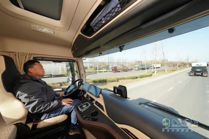 前路鉭途，質(zhì)變未來  質(zhì)子汽車2025產(chǎn)品發(fā)布會(huì)成功舉辦