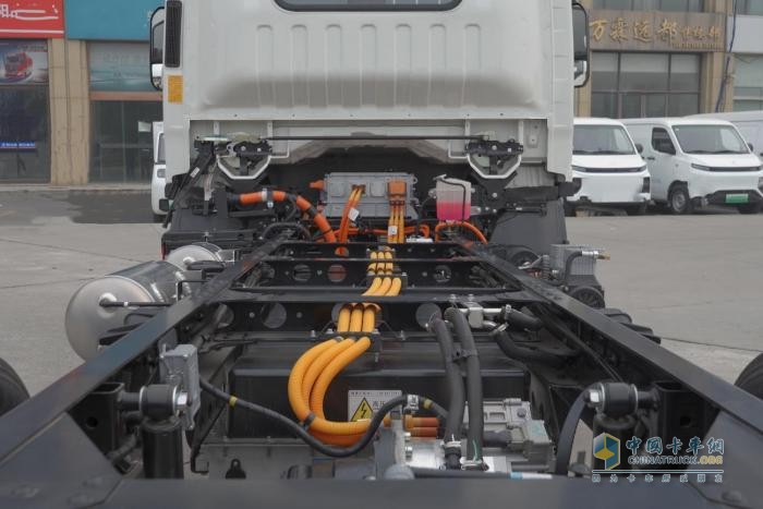 跑城郊冷鏈運(yùn)輸，認(rèn)準(zhǔn)江淮新能源輕卡EK7！