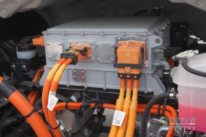 跑城郊冷鏈運(yùn)輸，認(rèn)準(zhǔn)江淮新能源輕卡EK7！