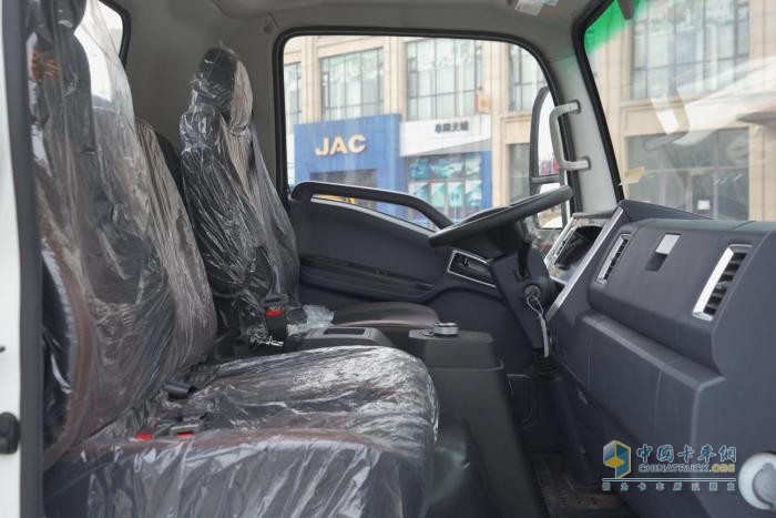 跑城郊冷鏈運(yùn)輸，認(rèn)準(zhǔn)江淮新能源輕卡EK7！