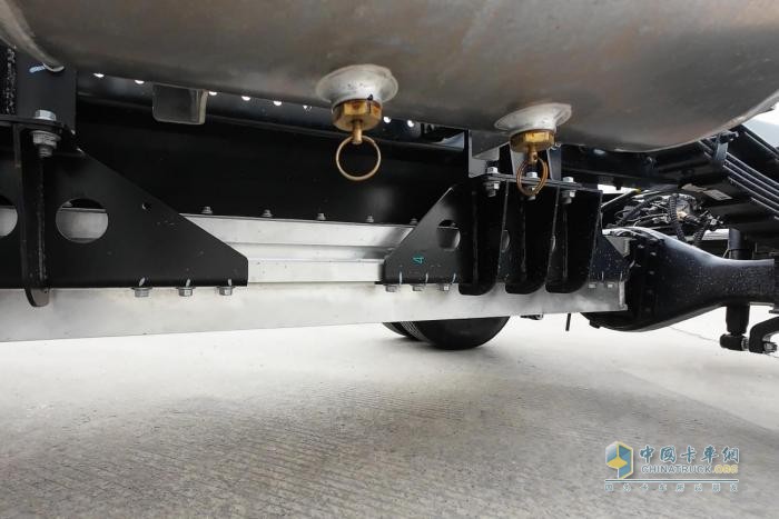 跑城郊冷鏈運(yùn)輸，認(rèn)準(zhǔn)江淮新能源輕卡EK7！