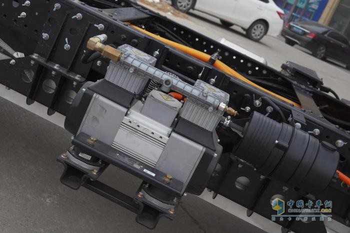 跑城郊冷鏈運(yùn)輸，認(rèn)準(zhǔn)江淮新能源輕卡EK7！