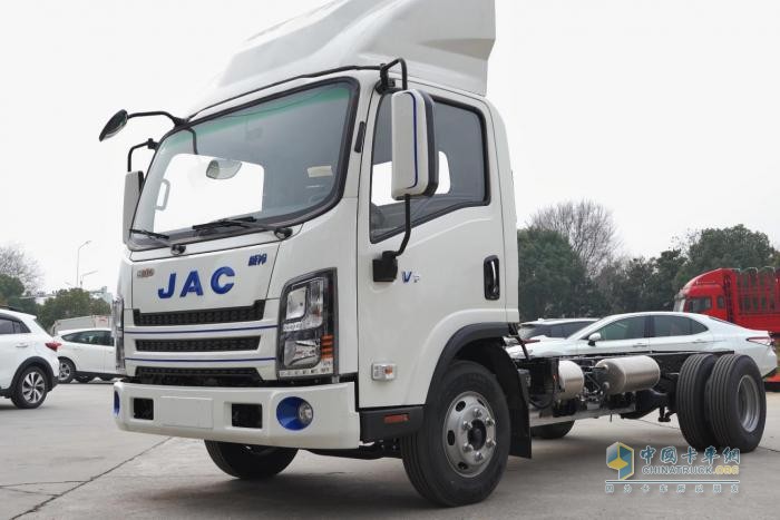 跑城郊冷鏈運(yùn)輸，認(rèn)準(zhǔn)江淮新能源輕卡EK7！