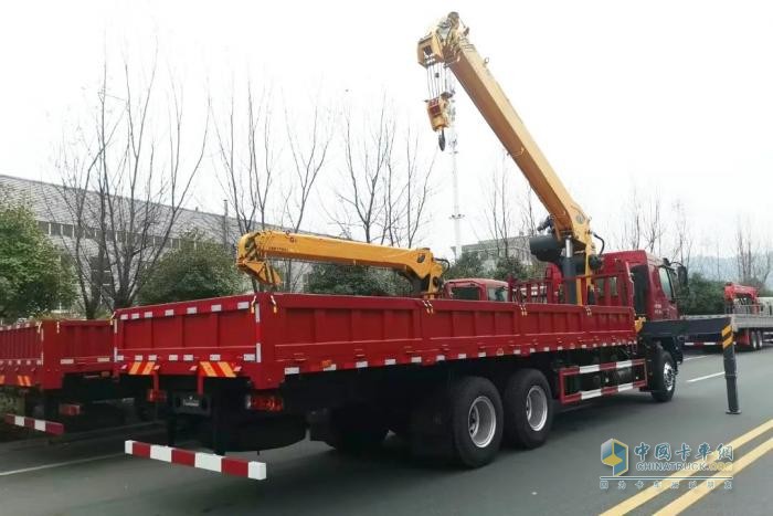 別犯難！乘龍H5隨車吊，助你「一臂之力」