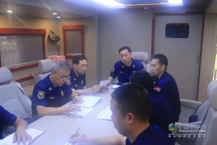 森源鴻馬通信指揮車：多場(chǎng)景 “智慧中樞”，守護(hù)安全與秩序