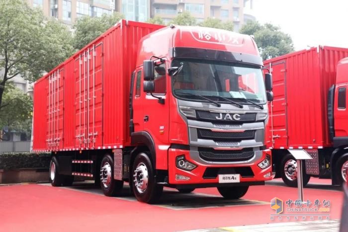 果蔬綠通新選擇，格爾發(fā)6×2載貨車引領(lǐng)高效運(yùn)輸