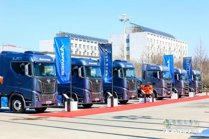 歐曼銀河 7 系列 630 大馬力燃?xì)廛嚕壕M(jìn)干線物流時(shí)效與成本雙效能