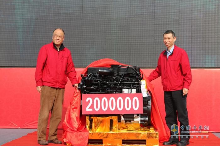 東風(fēng)康明斯第400萬臺發(fā)動機下線 吹響新征程號角！