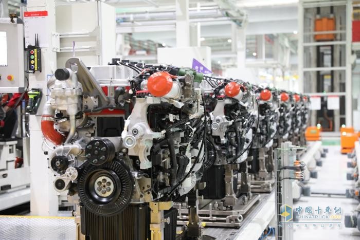 東風(fēng)康明斯第400萬臺發(fā)動機下線 吹響新征程號角！