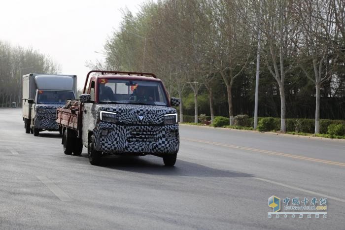 神秘新車街頭現(xiàn)身 底盤(pán)貨箱暗藏玄機(jī)？