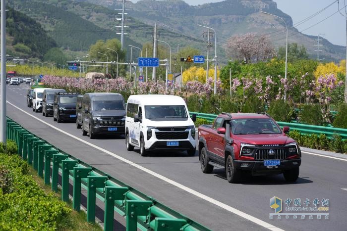 擎動山水，縱情野趣！中國重汽先鋒官V樂活露營節(jié)首站落幕
