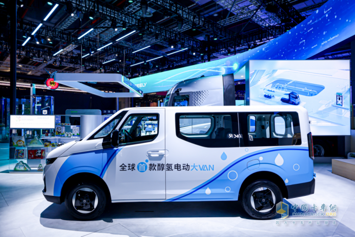 撒貝寧直呼“不一般”，竟是這臺(tái)國(guó)產(chǎn)新能源重卡!