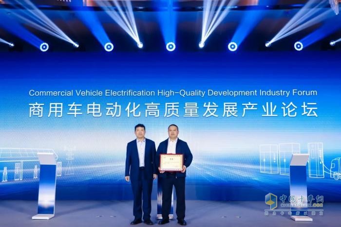 充電5分鐘100公里！徐工汽車攜手華為邁向“兆瓦超充新時代”