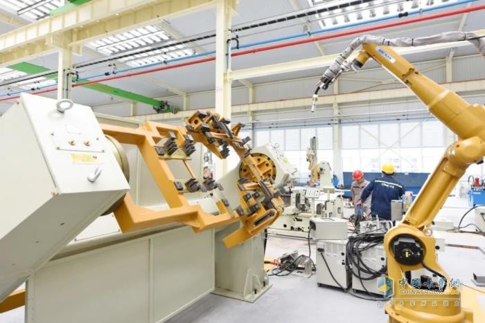 中集車輛2025年一季度業(yè)績：“星鏈+雄起”雙輪驅(qū)動(dòng)、純電賽道加速突破