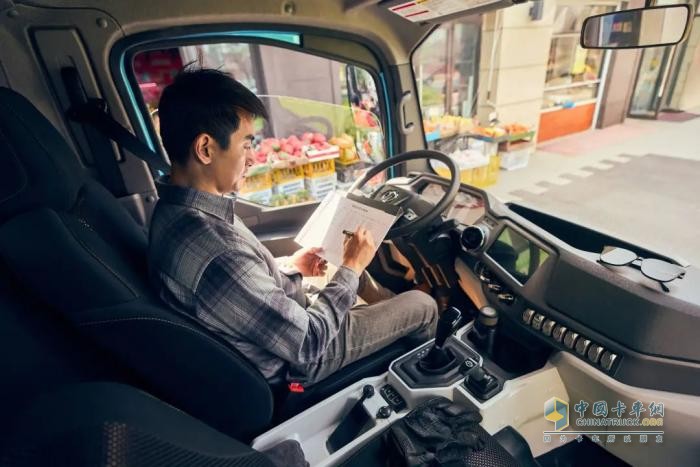 破局而上，飛碟汽車以“司機(jī)第一”重塑綠色運輸新標(biāo)桿