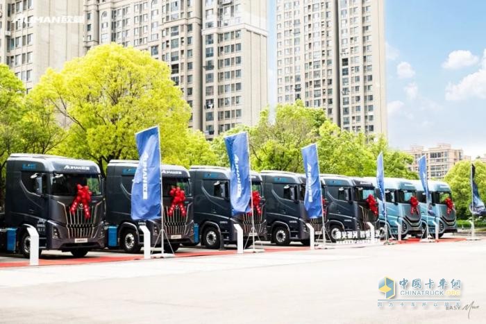 江蘇上市即熱銷！福田歐曼銀河現(xiàn)場斬獲103輛訂單