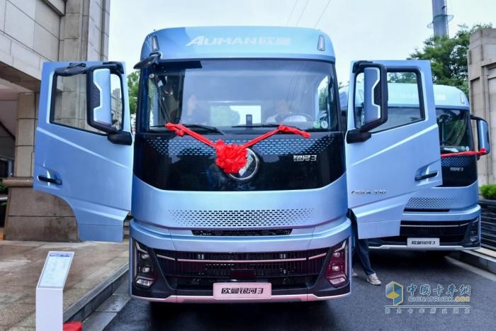 現(xiàn)場斬獲168臺！歐曼銀河3上海上市耀動長支線+區(qū)域集散運輸市場