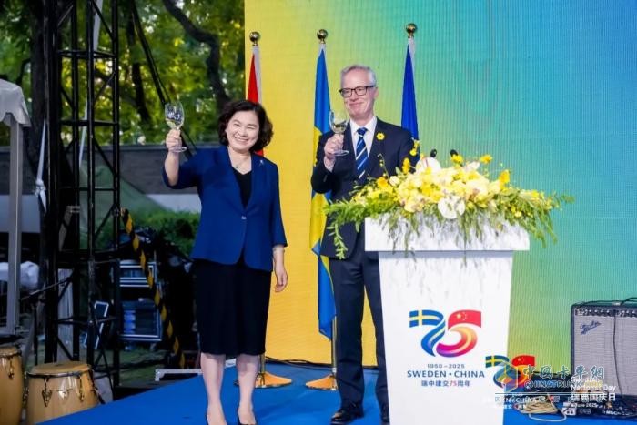 斯堪尼亞閃耀瑞典國(guó)慶日慶典，慶祝中瑞建交75周年