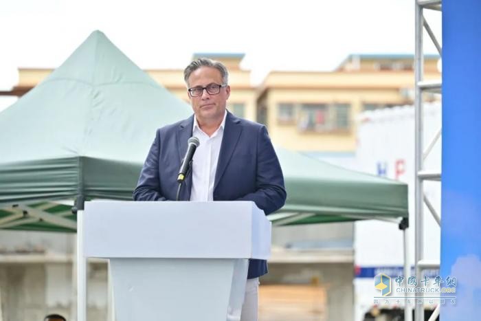 斯堪尼亞交付華鵬飛25輛Super，助力TIR業(yè)務升級