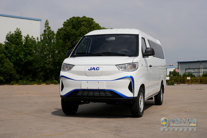 油車限行電車暢跑，藍(lán)貓客運(yùn)版憑何成為創(chuàng)富新寵？