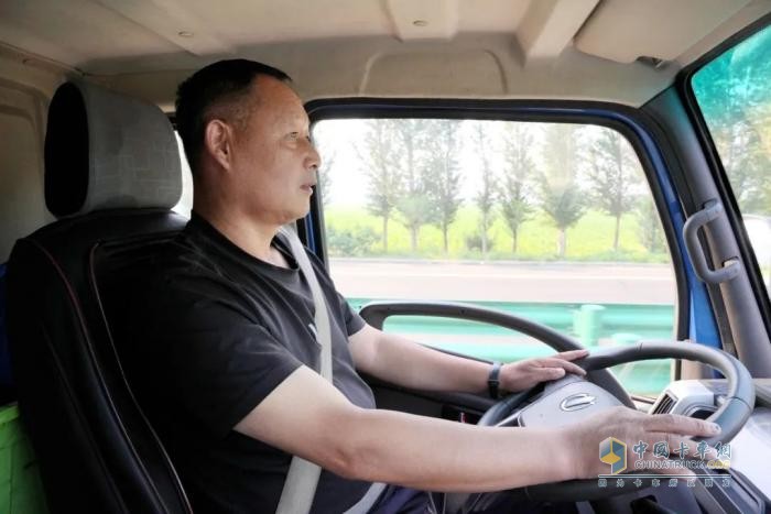 從五蓮三輪到飛碟金牛X3：一個(gè)家族的運(yùn)輸史，半部五征發(fā)展史