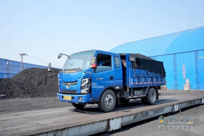 從五蓮三輪到飛碟金牛X3：一個(gè)家族的運(yùn)輸史，半部五征發(fā)展史