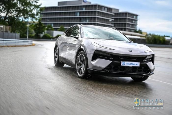 采埃孚推出創(chuàng)新標(biāo)定工具 海量參數(shù)一鍵智能解決