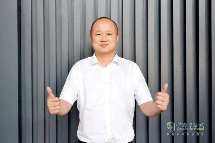 80輛港口牽引車簽約，新賽道驅(qū)動寧波港口物流價(jià)值升級