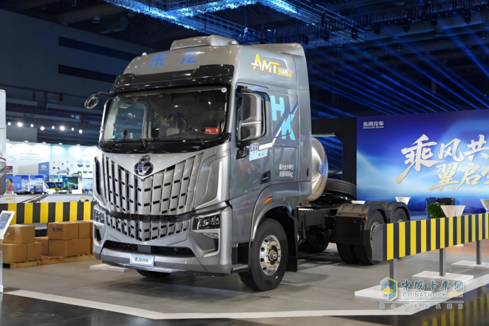 15升630馬力燃?xì)鈾C(jī) 乘龍HK LNG牽引車讓卡友高效舒適行車