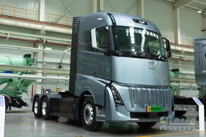 大電量、長續(xù)航、快補(bǔ)能，遠(yuǎn)程星瀚家族重卡引領(lǐng)行業(yè)進(jìn)入深度電動(dòng)化時(shí)代