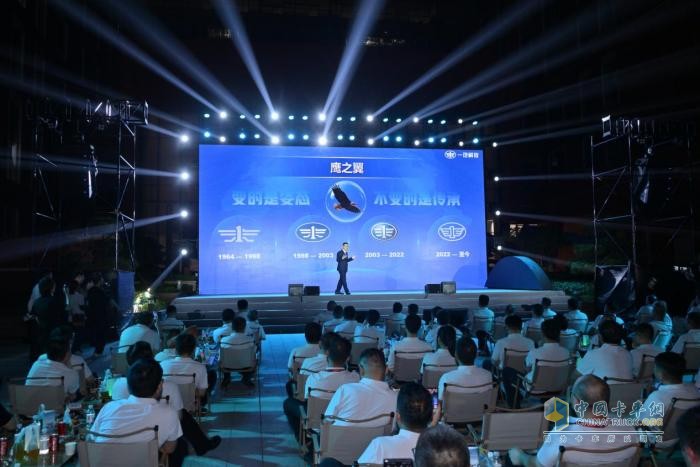 7月蟬聯(lián)國(guó)內(nèi)中重卡終端銷(xiāo)冠！解放如何領(lǐng)航市場(chǎng)？