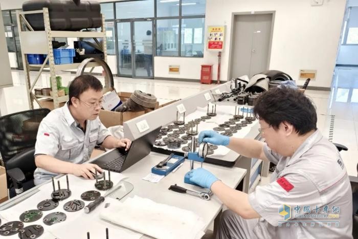 東風(fēng)商用車：“干”字當(dāng)頭，“拼”勁滿格！公司全領(lǐng)域按下“加速鍵”