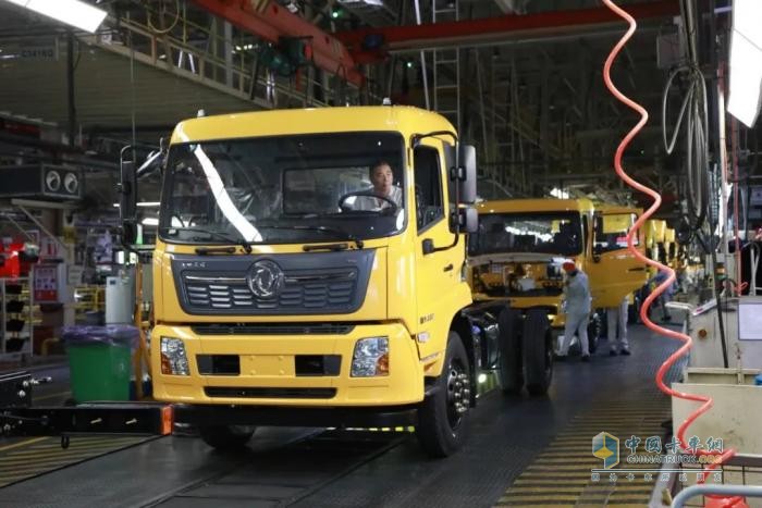 東風(fēng)商用車：“干”字當(dāng)頭，“拼”勁滿格！公司全領(lǐng)域按下“加速鍵”