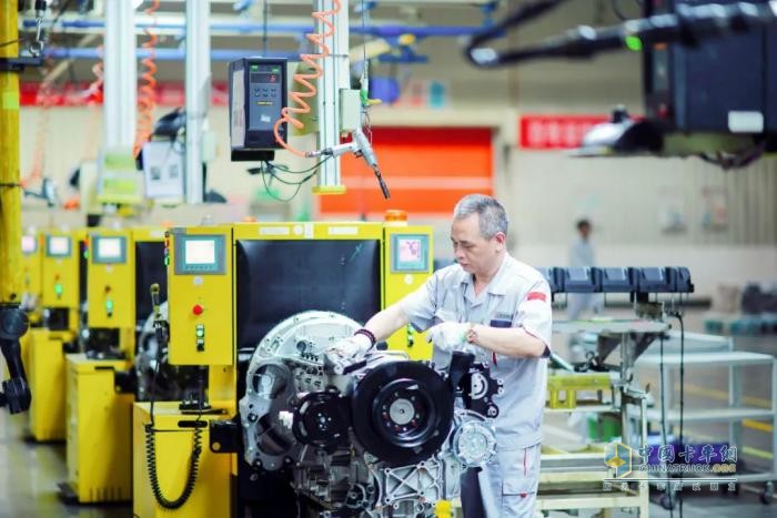 東風(fēng)商用車：“干”字當(dāng)頭，“拼”勁滿格！公司全領(lǐng)域按下“加速鍵”