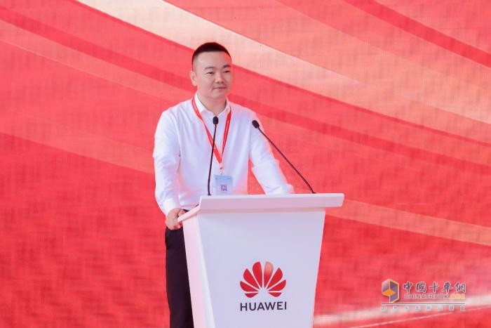 華為兆瓦超充打造全球首個百兆瓦級重卡超充站，重卡進(jìn)入全面電動化