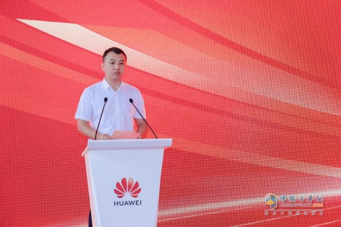 華為兆瓦超充打造全球首個百兆瓦級重卡超充站，重卡進(jìn)入全面電動化