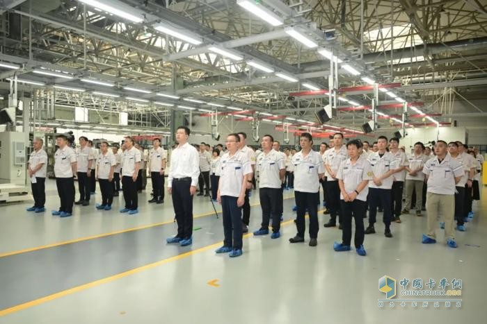 一汽解放GS280天然氣智慧動(dòng)力域CA6SV3下線 王志宇出席儀式并調(diào)研大柴工廠