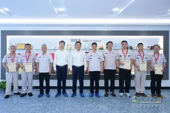 一汽解放GS280天然氣智慧動(dòng)力域CA6SV3下線 王志宇出席儀式并調(diào)研大柴工廠