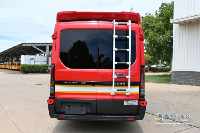 江鈴集團：守護“藍朋友”！49輛“硬核搭檔”并肩出征