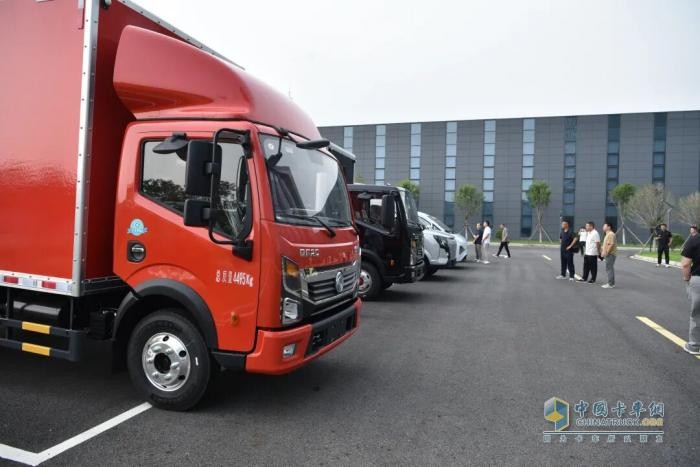 東風輕型車供應(yīng)商專享購車活動圓滿舉行！